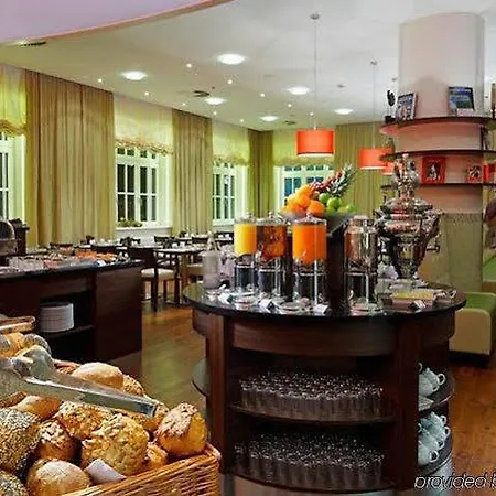 Courtyard By Marriott Hotel